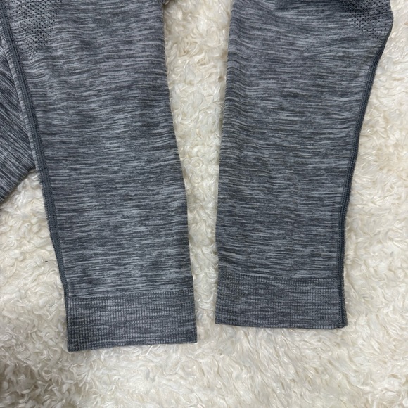Lululemon Women’s Swiftly Relaxed Long Sleeve Grey Performance Knit - Picture 9 of 12